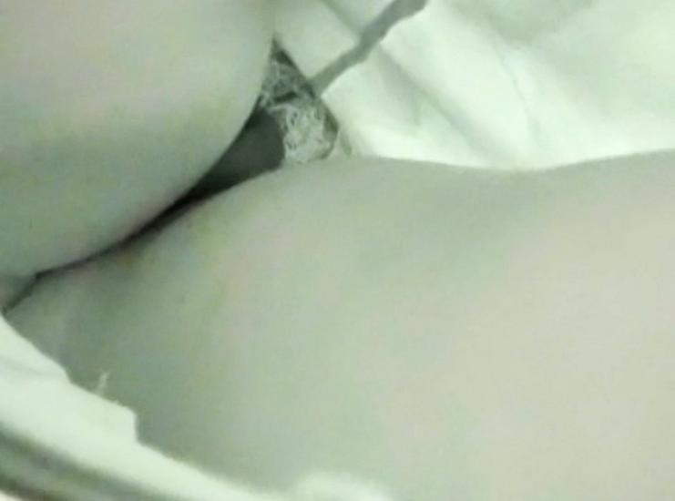 Nude upskirt